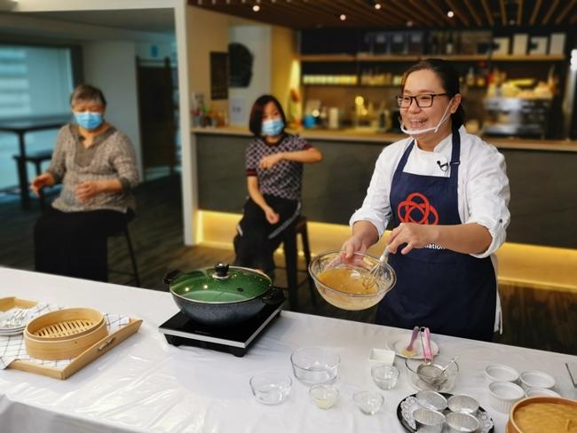 comenlive_wk16_cooking3.jpg