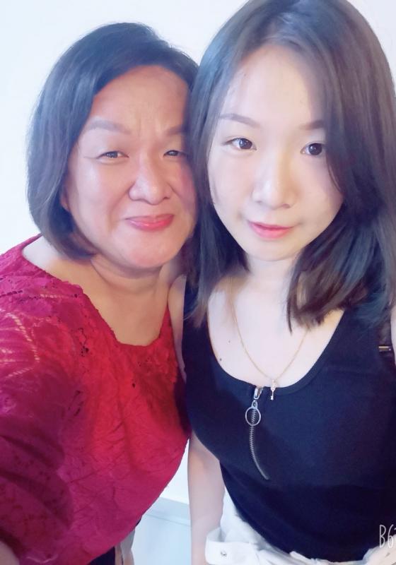 叶祖儿与母亲的这张温馨合照摄于2月29日。(叶祖儿提供)