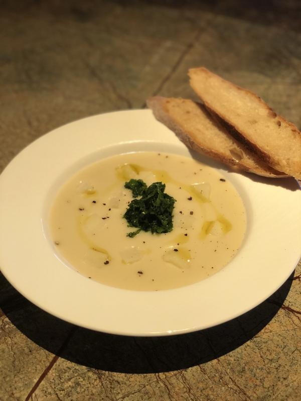 马铃薯羽衣甘蓝浓汤