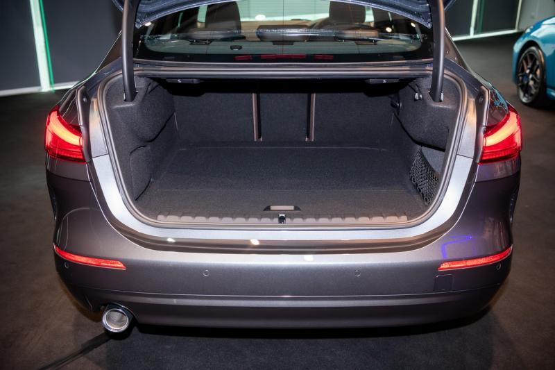 2系GranCoupe有430升容量的深且宽行李厢。