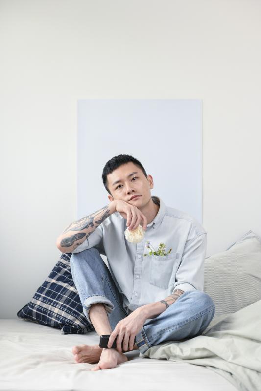 林威义巨细靡遗地观察了生活琐碎。