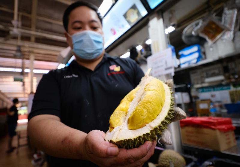 榴梿有不同品种，食客各有所好，当中猫山王名气最大。图为阿城榴梿徐闻鍚。（林泽锐摄）