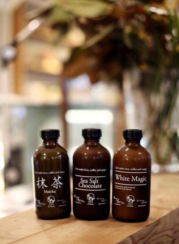 Curious Palette的瓶装抹茶、海盐巧克力和“White Magic”咖啡。
