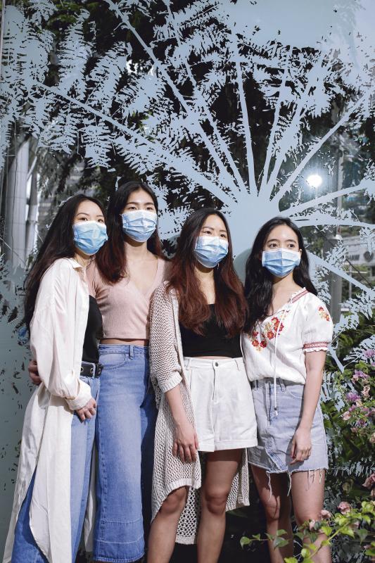 四女生『追捕』网络猎人，揭穿他们的伎俩，防止青少年被诱拐。借此提醒青少年，别轻易相信网络猎人所释出的善意，避免坠入网络色情陷阱。