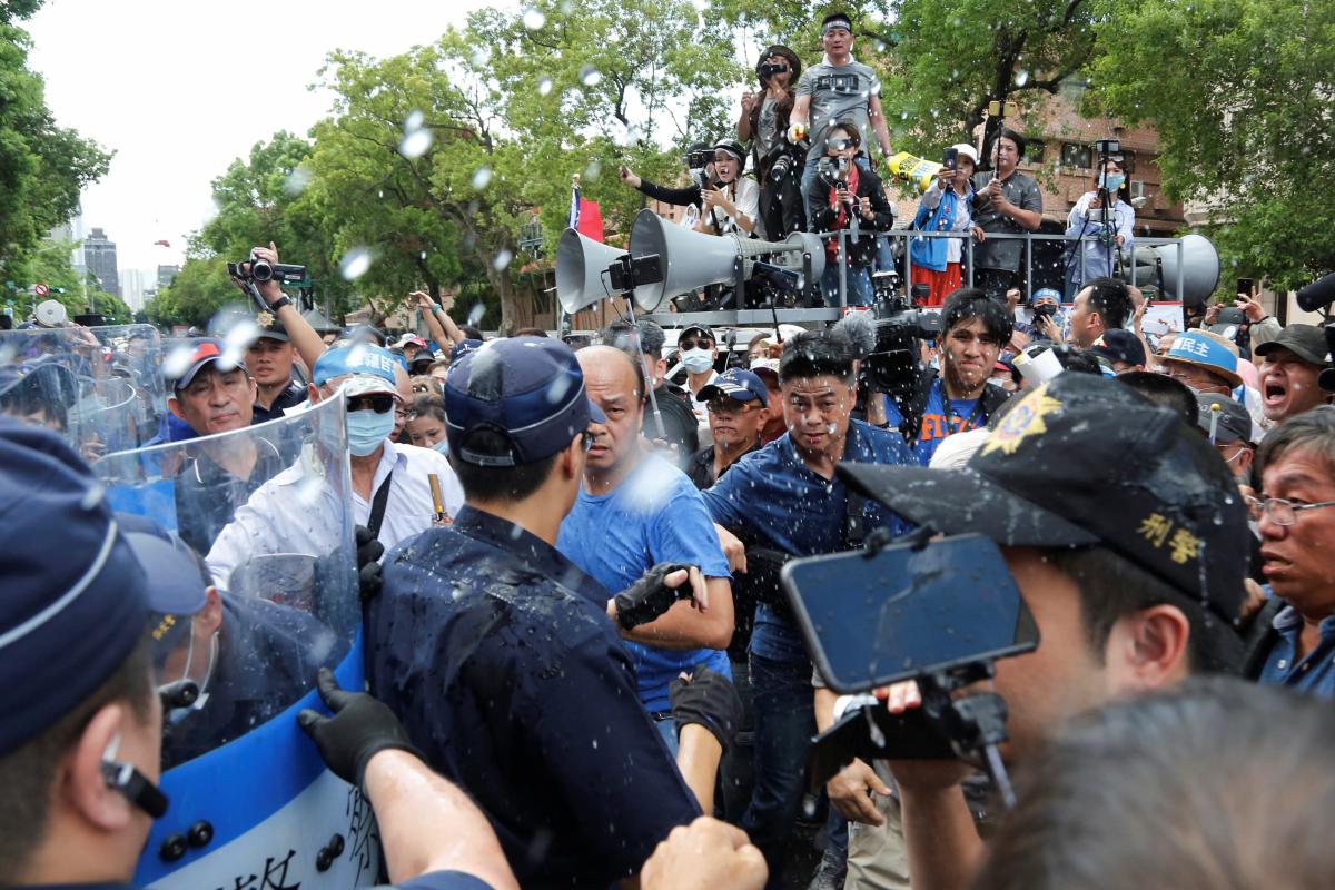 2020-07-17t040223z_1834760772_rc2suh9w0u48_rtrmadp_3_taiwan-politics_Large.jpg