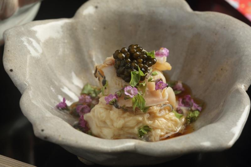 开胃菜为日本蛤蜊。