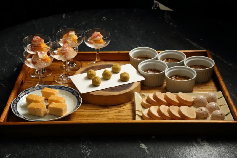 饭后来份日式甜品拼盘。