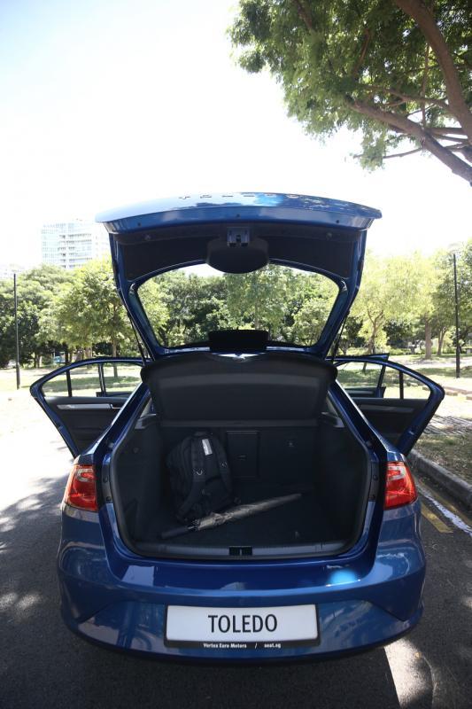 车子的行李厢有550升。