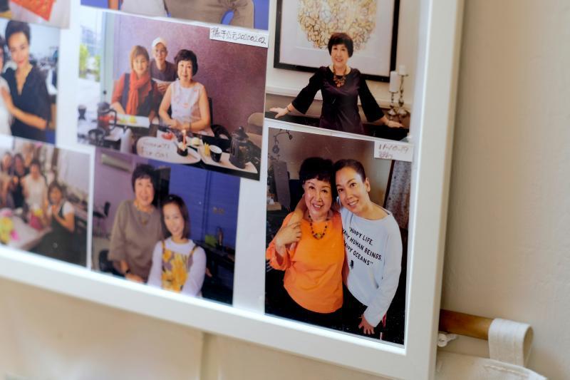 在本地电视台工作期间，赵宝钻与不少艺人结缘。