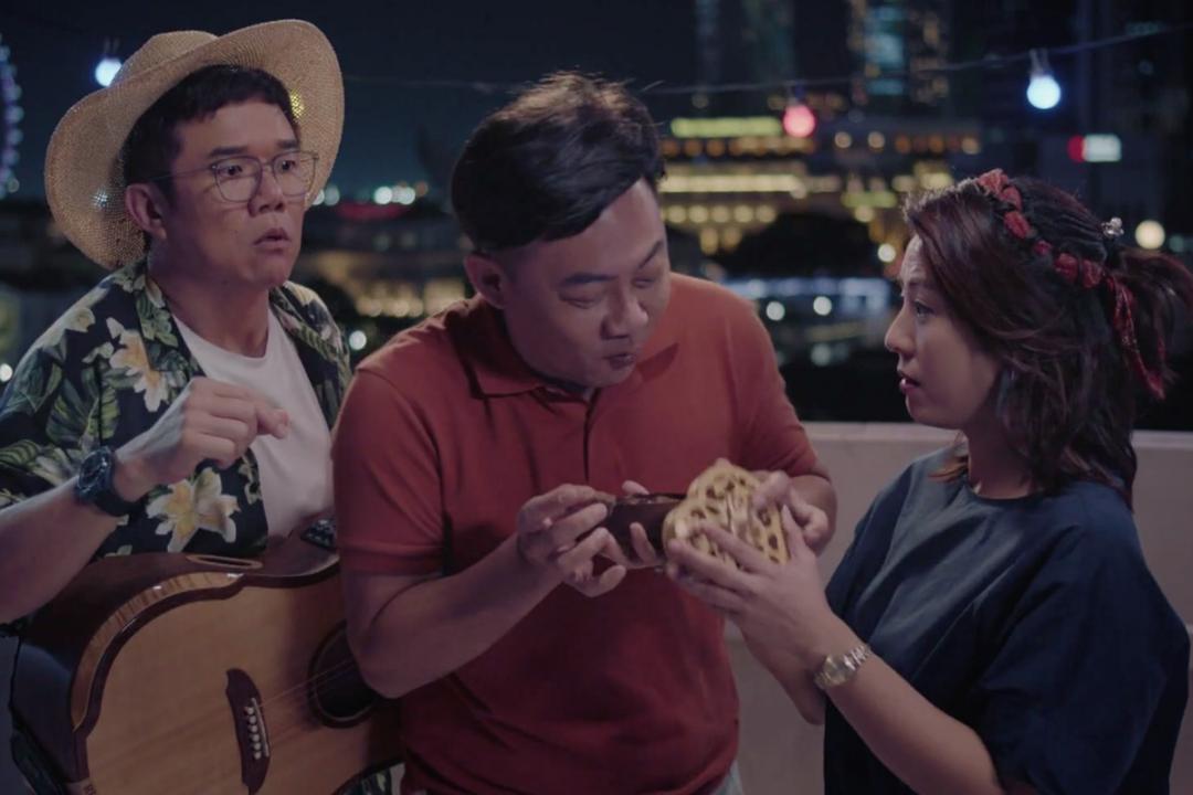 苏梽诚(左起)、姚彣隆和许美珍为戏增添不少笑料。(视频截图)