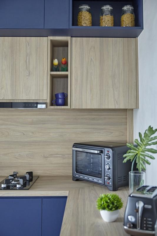 柜上加柜，但颜色交错，所以视觉仍清新。