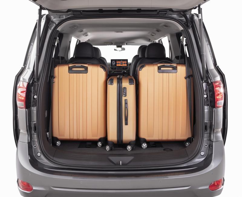 移开最后一排的座位后，可腾出2500升的尾厢容量。