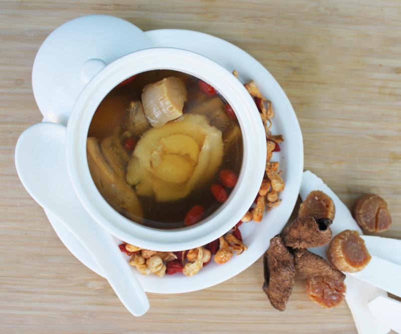 虫草花鲍鱼枸杞鸡汤是疫情期间特别推出的健康汤品。