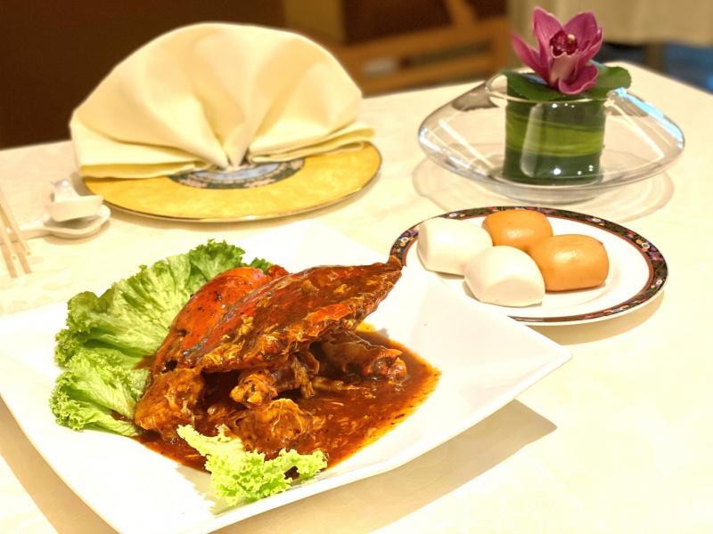 黑胡椒与辣椒螃蟹伴馒头让食客畅享两种螃蟹烹调法的美味。