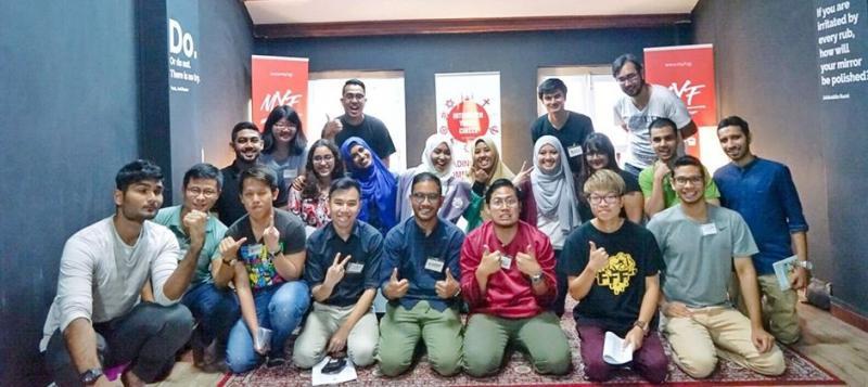 “Interfaith Youth Iftar”跨信仰青年开斋活动,让来自社区不同信仰的群体对话,并在斋戒月期间的日落时段一起用餐。