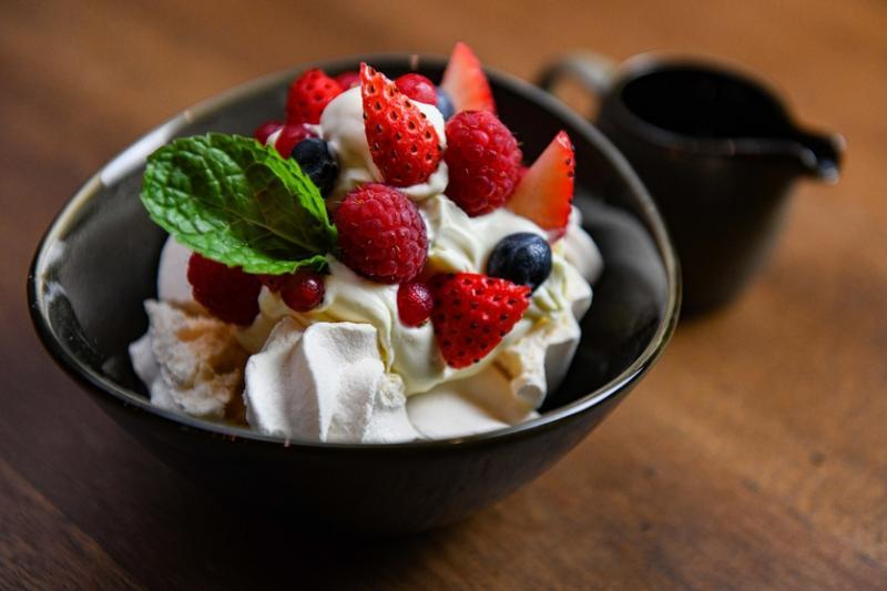 酸酸甜甜的马林糖配莓子。