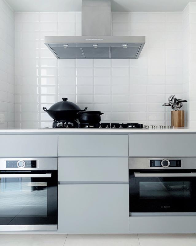 厨房在外观上维持整体的洁净性。