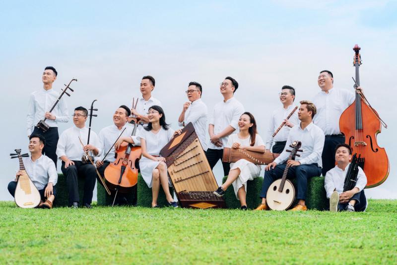 鼎艺团呈献“十亿掌声·与君同行”音乐会，透过华乐演奏多首邓丽君的经典好歌。