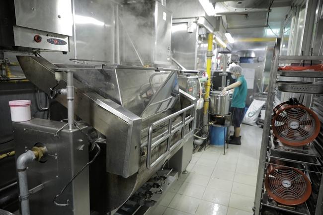 ESGgtc_#3_20200924_lek lim nyonya cakes.jpg