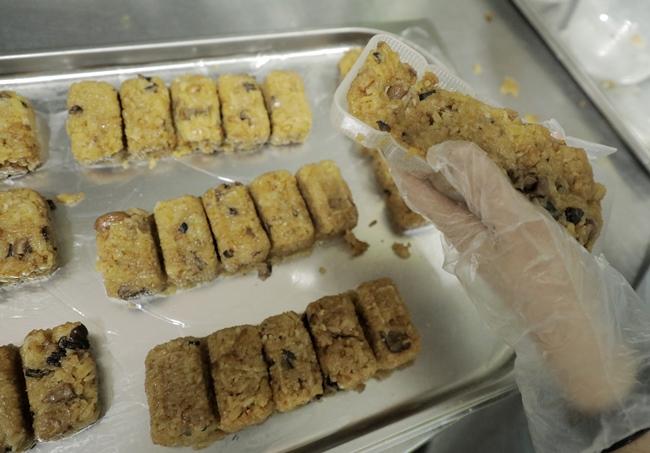 ESGgtc_#3_20200924_lek lim nyonya cakes.jpg