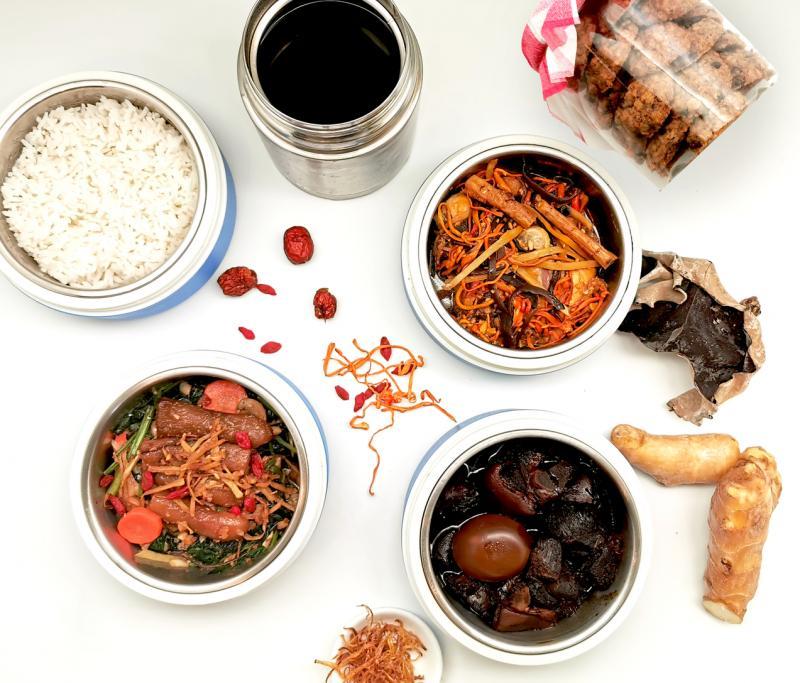 娘惹餐馆辣椒香采用樱花鸡和澳洲肺鱼等更健康无害食材。