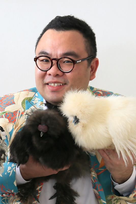 为宠物鸡请命的律师司晏窿。(龙国雄摄)