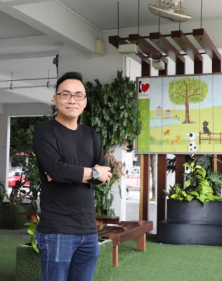 dr_chong_keng_hua_image_credit_to_ministry_of_national_development_nmd_Small.jpg