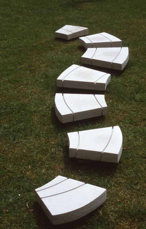 林真金1984年雕塑《蛇》。