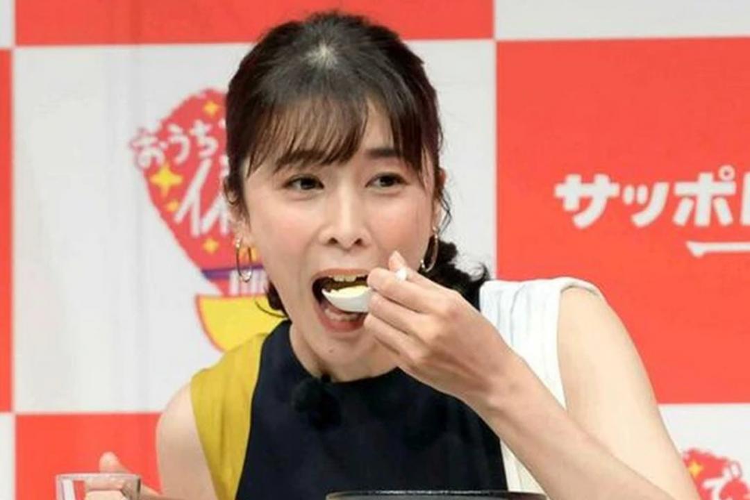 竹内结子本月1日出速食面的代言活动，那是她今年1月生下第二胎后复出，也是最后一次公开亮相。（互联网） 