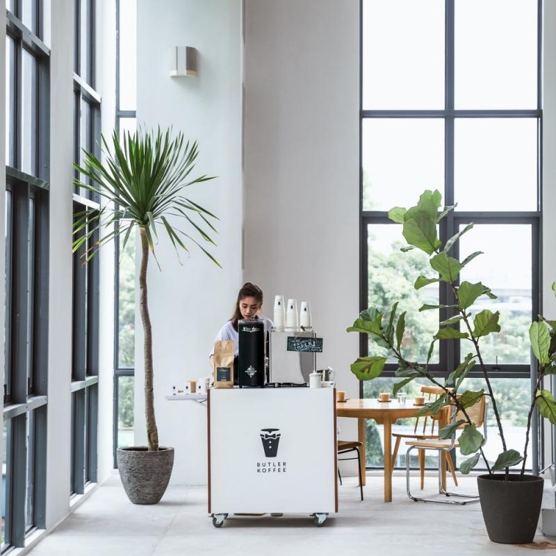 Butler Koffee创办人叶雪茵与她的精巧流动咖啡车。