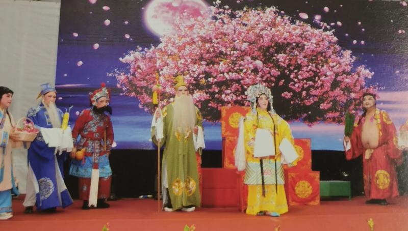 每年农历十月二十九日的祖师诞，普救善堂都会邀请潮剧团演出以答谢神恩。（普救善堂提供）