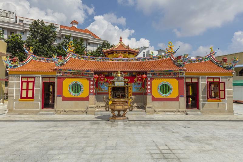 后港斗母宫虽然是福建帮庙宇，每年九皇诞会安排数场潮州剧目，巡游时也会请潮州大锣鼓助兴。（后港斗母宫提供）