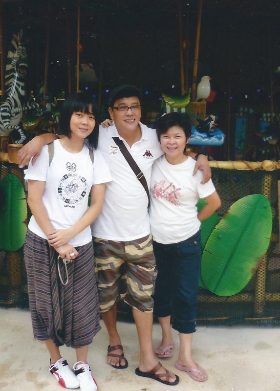 郭贤华和刘明珠夫妇尊重女儿个人的求学意愿。（受访者提供）