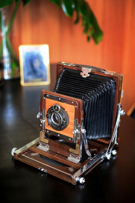 怀旧照相馆Hip Xiong采用19世纪的湿版摄影技术。（龙国雄摄）