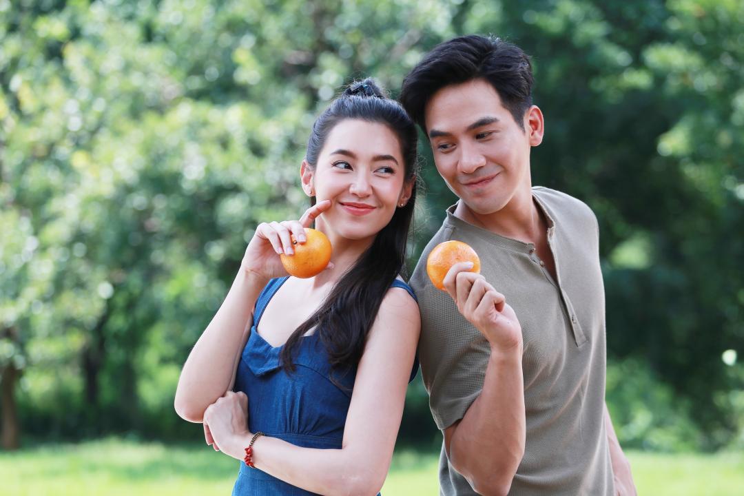 041120_covercouple_Medium.jpg