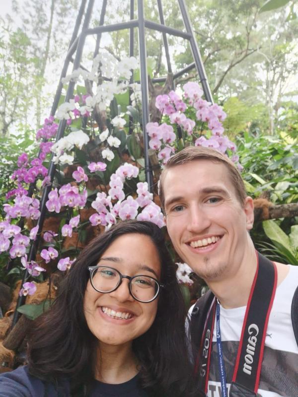 Caitlin的男友Marcel是HIV感染者,恋爱让她正确地认识了HIV及“测不到=不具传染力”(U=U)。(受访者提供)