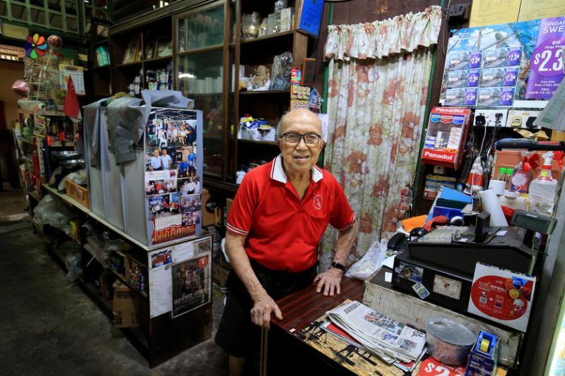 翁柳兴在乐赛路的私宅区经营致成商店长达65年。