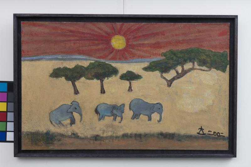 陈城梅油画《大象》(2002)的红日光芒与黄土地上奔跑的大象,色调明快。