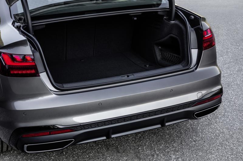 行李厢空间容量有460升。