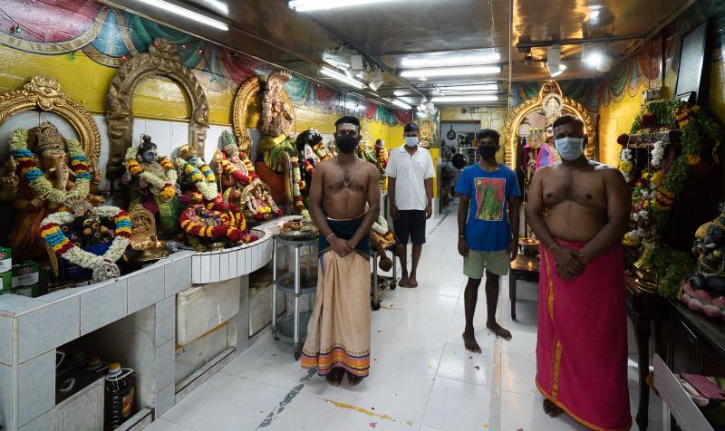 印度庙的神职人员对于迁庙保持乐观态度,认为神明自有安排。