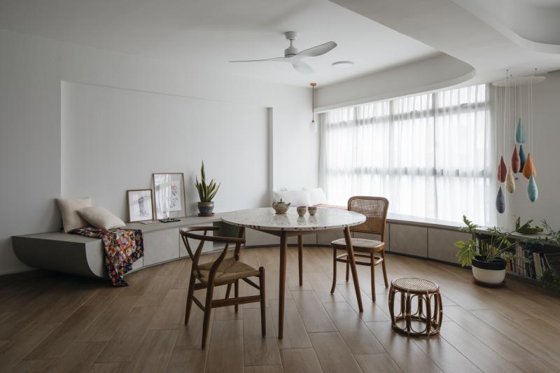 屋主采用复古风的单件家具装饰家居。