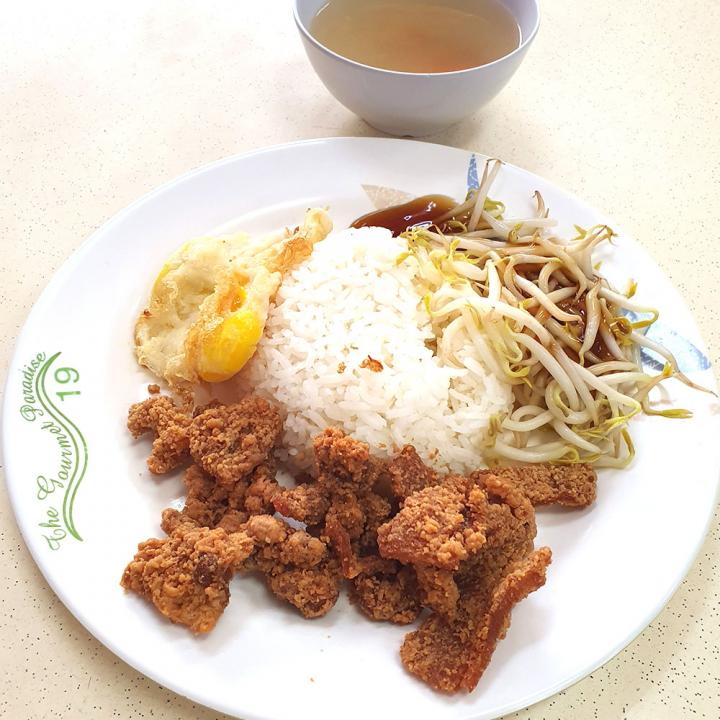 tiong-bahru-hainanese-boneless-chicken-rice-and-curry-rice_Medium.jpg