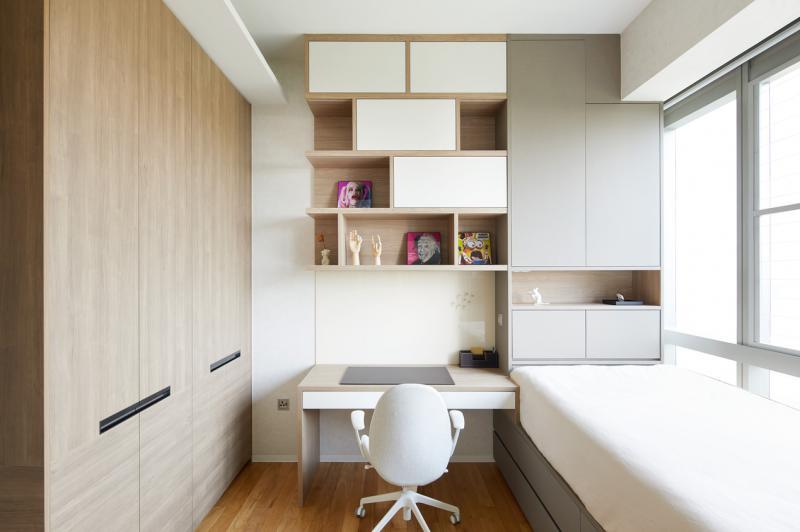 第二间卧室是多功能空间,可在此休闲或学习。