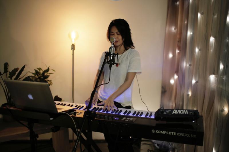 孙燕姿无预警在线上开唱,送歌迷惊喜。(Make/Music提供)