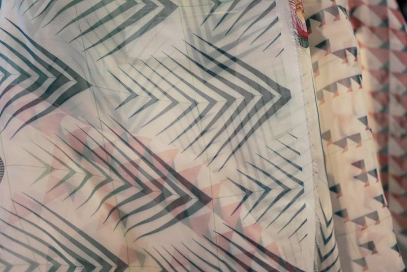 陈思涵2021年将大量使用这类轻盈、透气和舒服的面料如薄纱，并将它们叠层创造层次感。（Reckless Ericka提供）