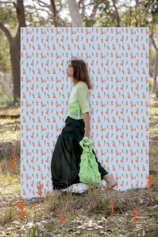 PH5薄荷绿上衣清新亮丽。