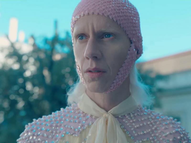 Gucci用七集微电影呈现最新服装系列。