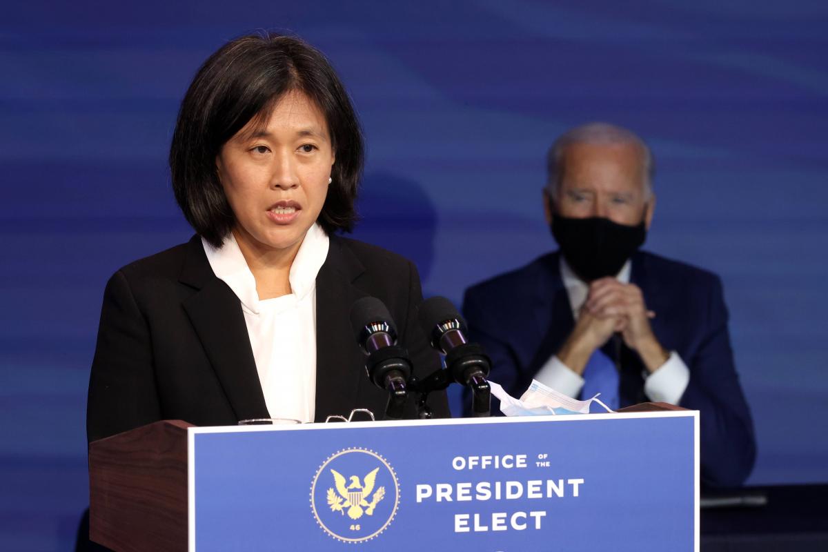 us-joe-biden-and-kamala-harris-introduces-more-members-of-their-203802_Large.jpg