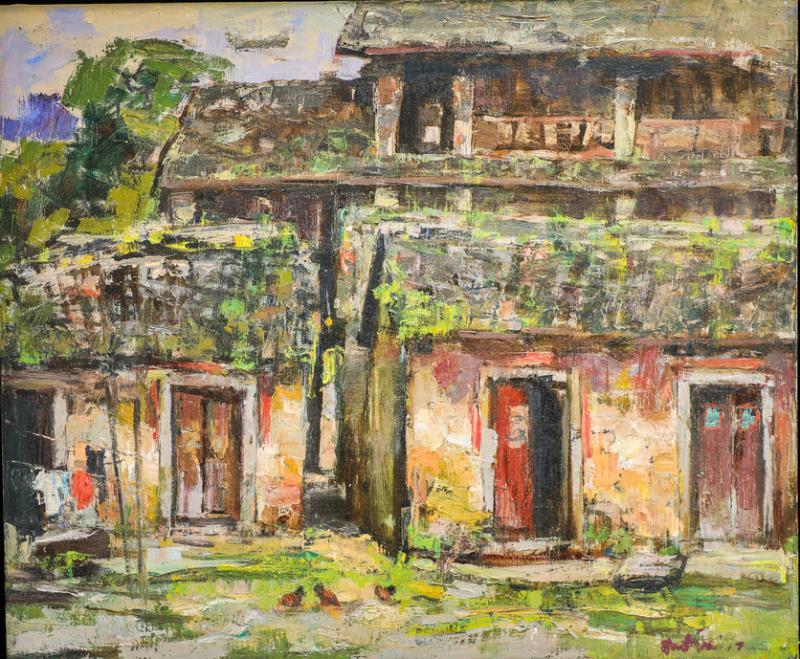 陈楚智的《潮州土楼》,阳光下的老房子虽残破,但尚有人迹。