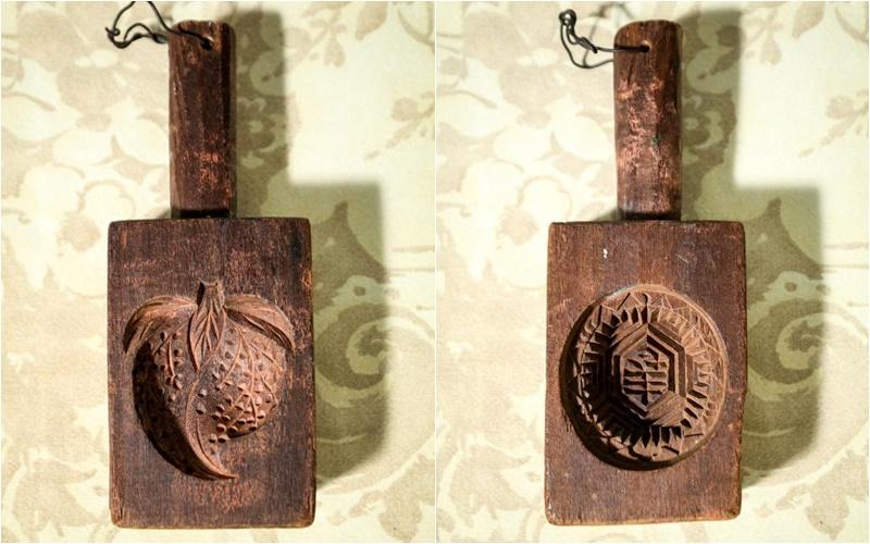 双面红龟粿模具，孩子满月做粿时，男孩用龟面，女孩用桃面。